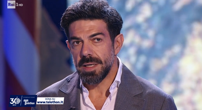 Sanremo 2020, Pierfrancesco Favino Segna La Tripletta E Torna All ...