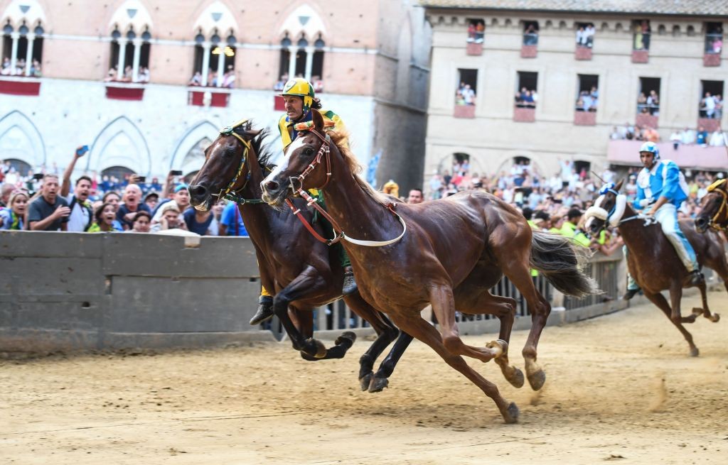 Palio di Siena 2022 diretta su La7 il 2 luglio 2022 dalle 1730 TvBlog