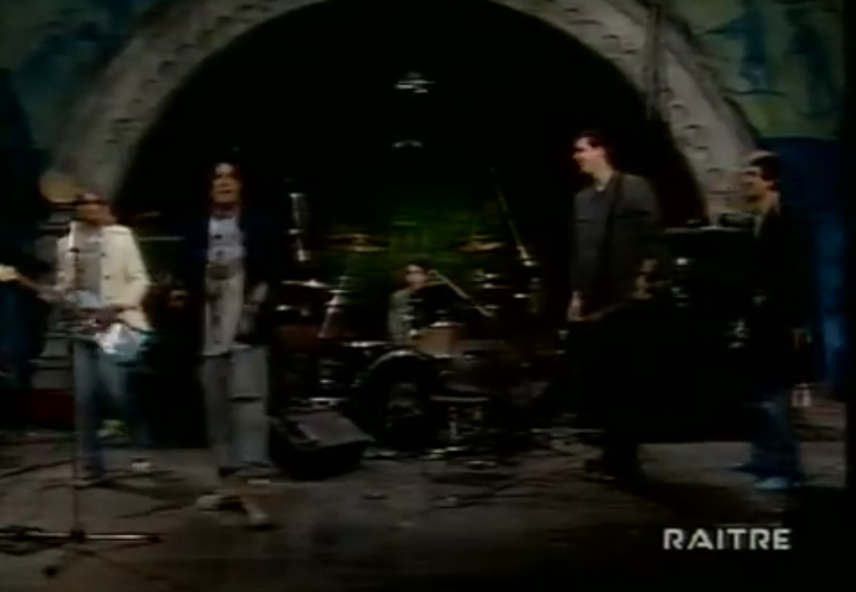i Nirvana e Corrado Guzzanti nel 1994