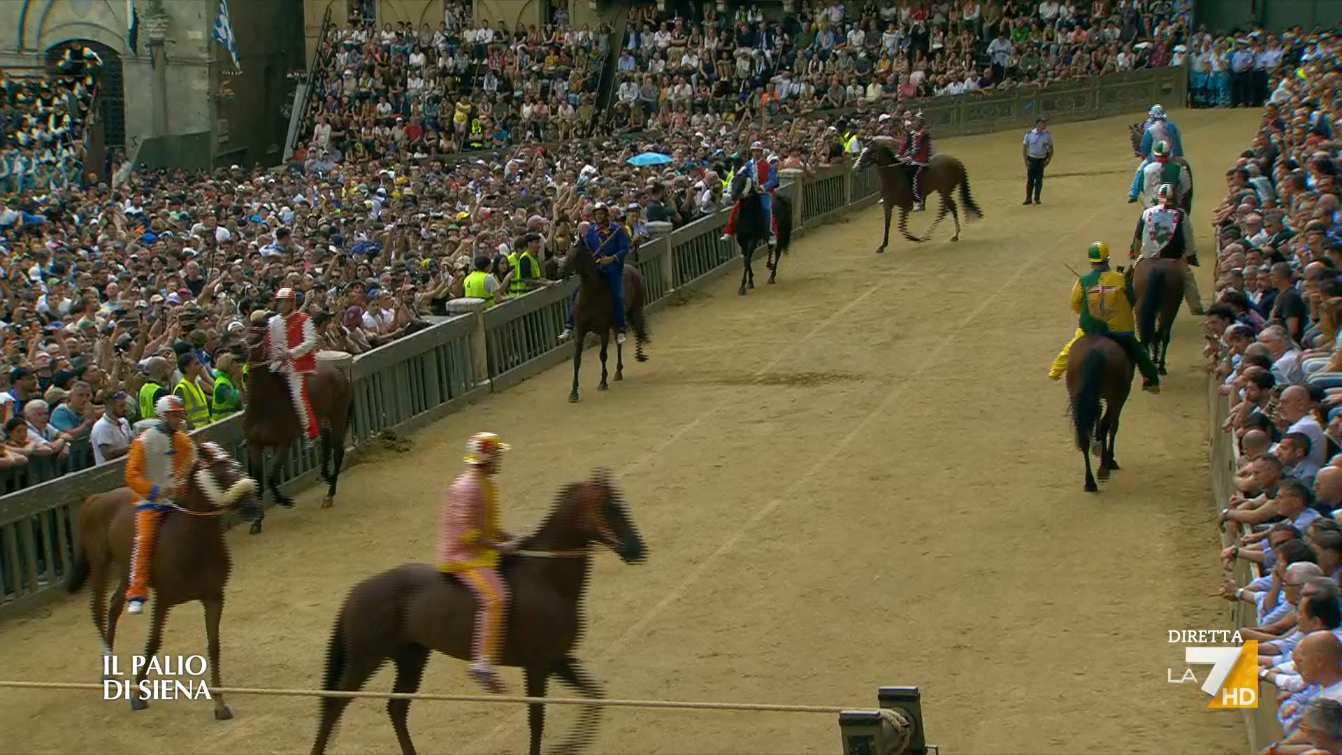 Palio di Siena di oggi, 4 luglio 2024 a che ora va in onda e dove TvBlog