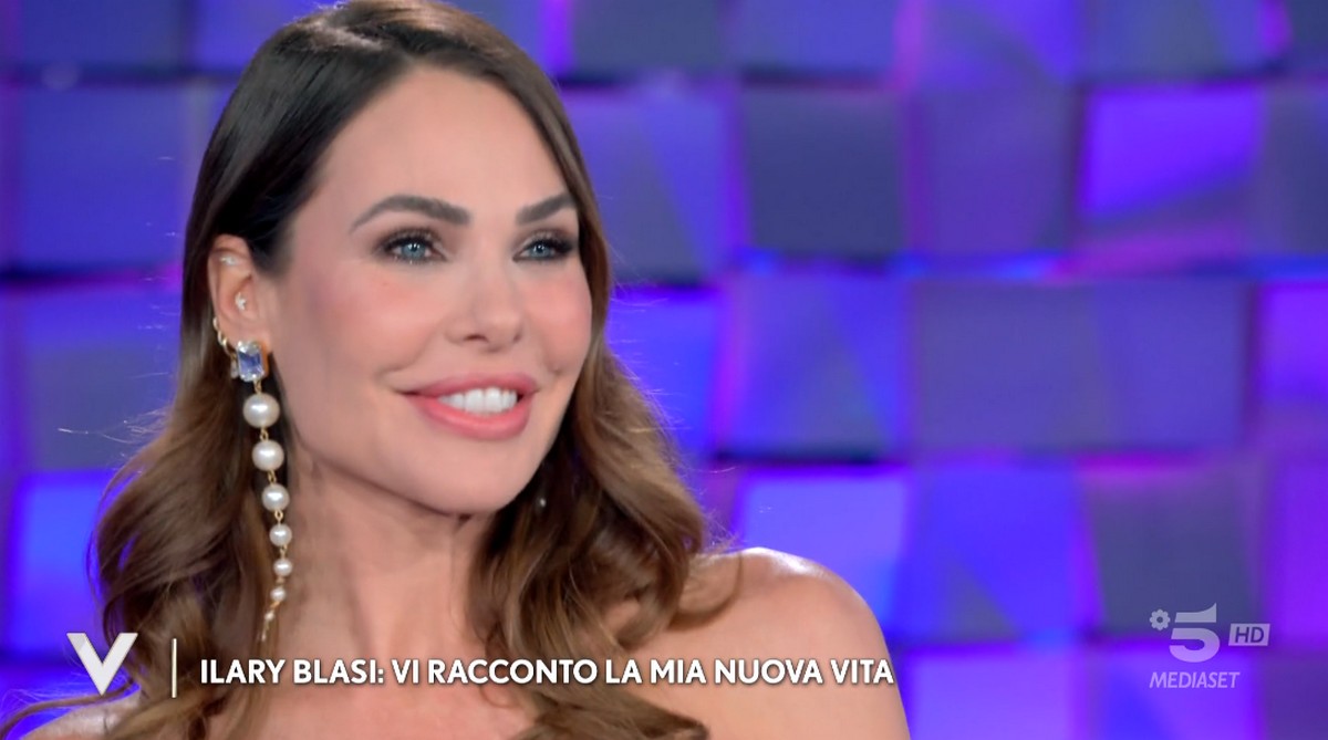 Ilary Blasi sulla lite con Silvia Toffanin: “Non è successo niente, smentiamo. Ti vengo a bussare di notte con le telecamere!”