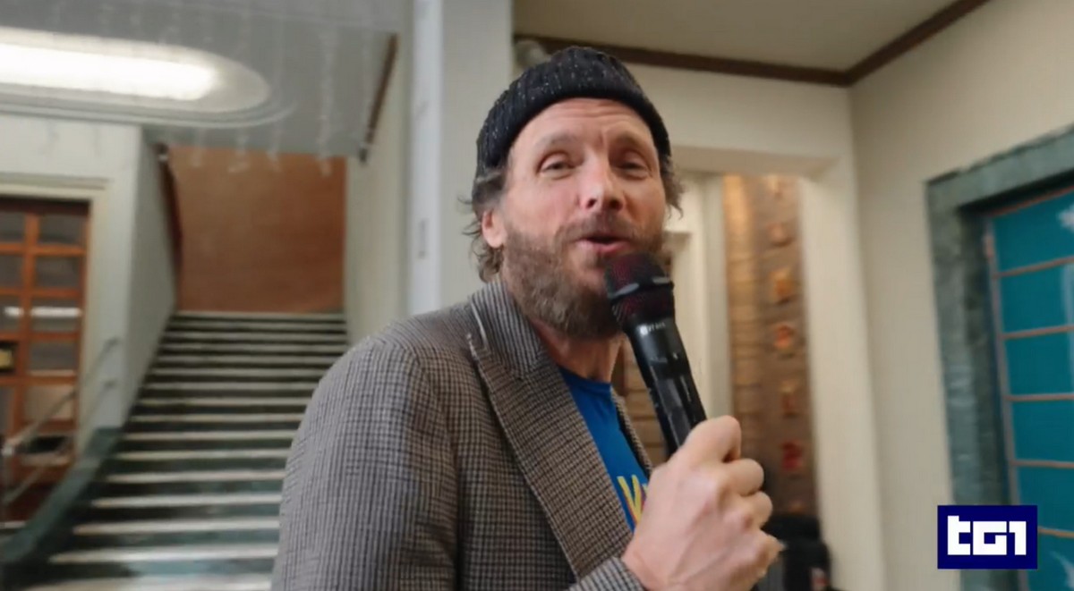 Sanremo 2025: Jovanotti super ospite della prima serata