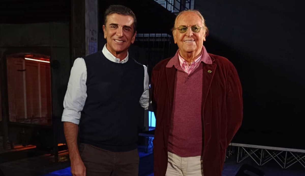 Renzo Arbore a Il Cacciatore di Sogni: “Aiutare chi è meno fortunato è un arricchimento. La musica è un sollievo” (Anteprima TvBlog)