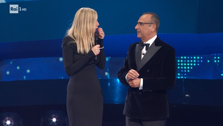 La ‘gaffe’ di Alessia Marcuzzi a Sanremo 2025: “Hai presente i meme su Tik To… Ma posso dirlo?”