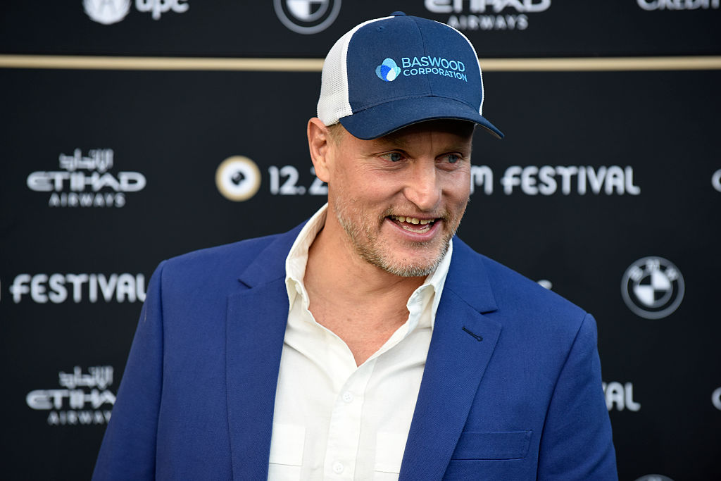 Han Solo, Woody Harrelson sarà il mentore di Alden Ehrenreich nello ...