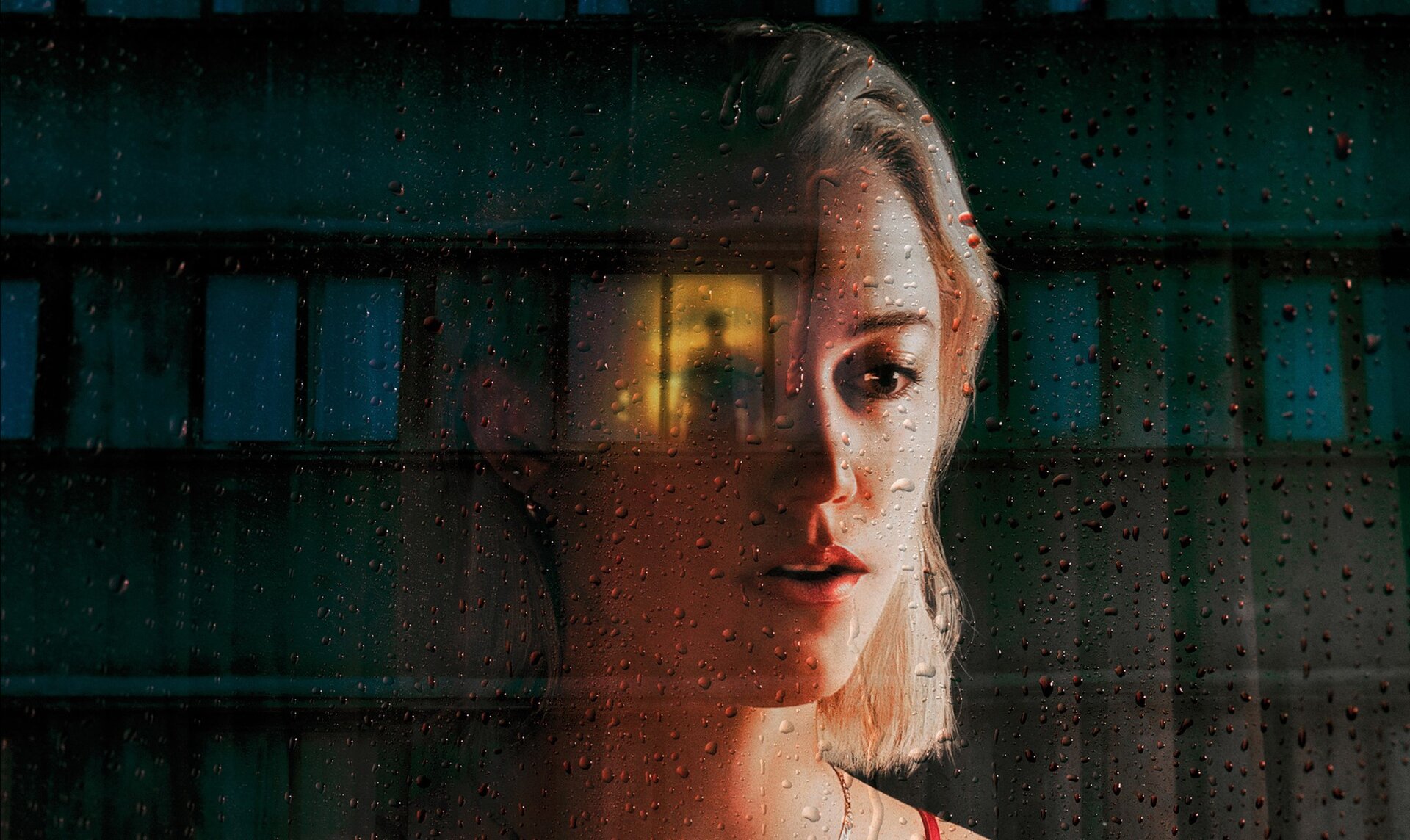 Watcher trailer italiano thriller con Maika Monroe
