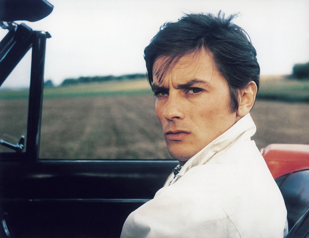 Cineblog ricorda e celebra con 10 film e tante curiosità, l'attore e sex symbol francese Alain Delon scomparso a 88 anni.