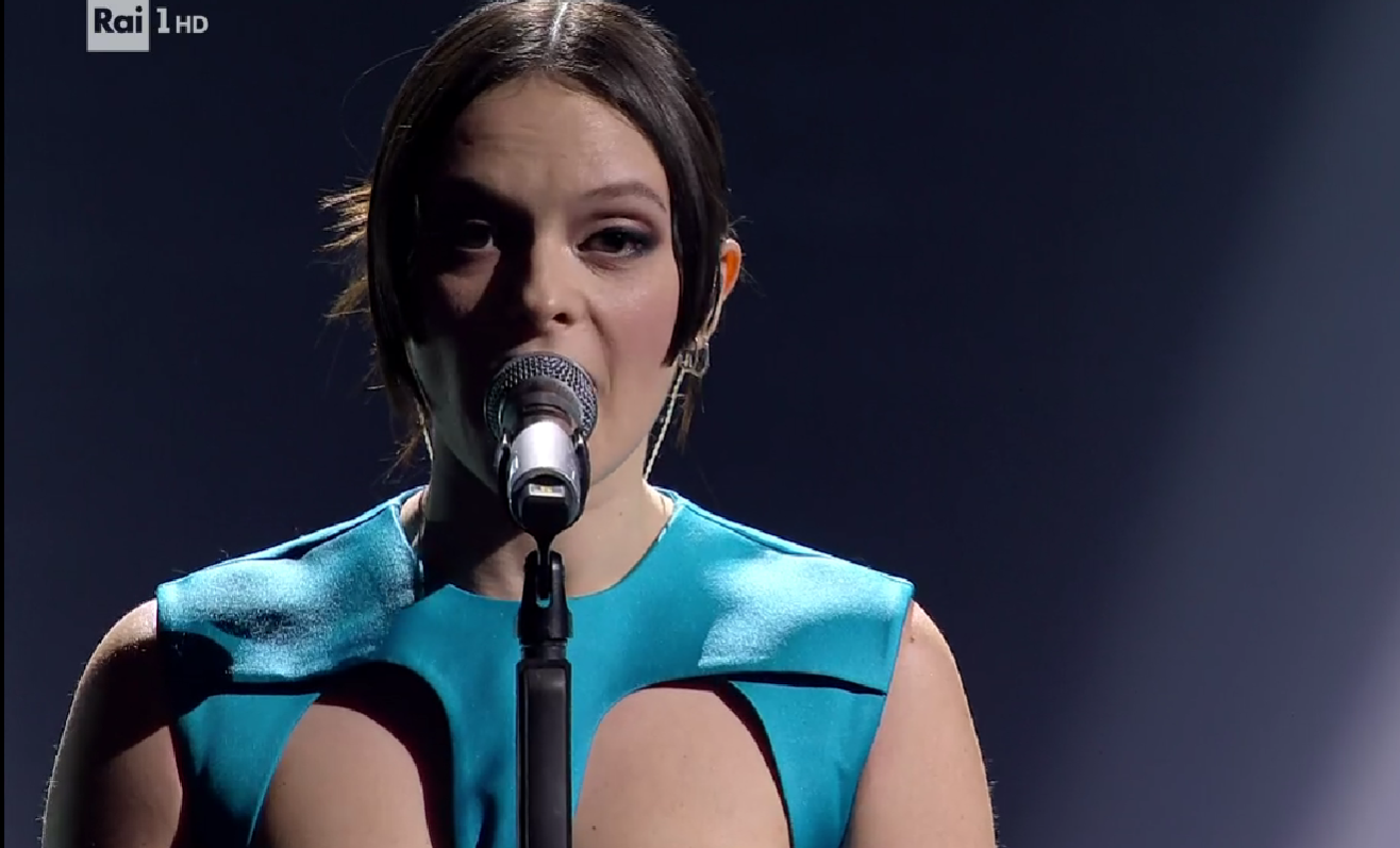 Sanremo 2025, Fango in paradiso di Francesca Michielin e i rimandi agli ABBA